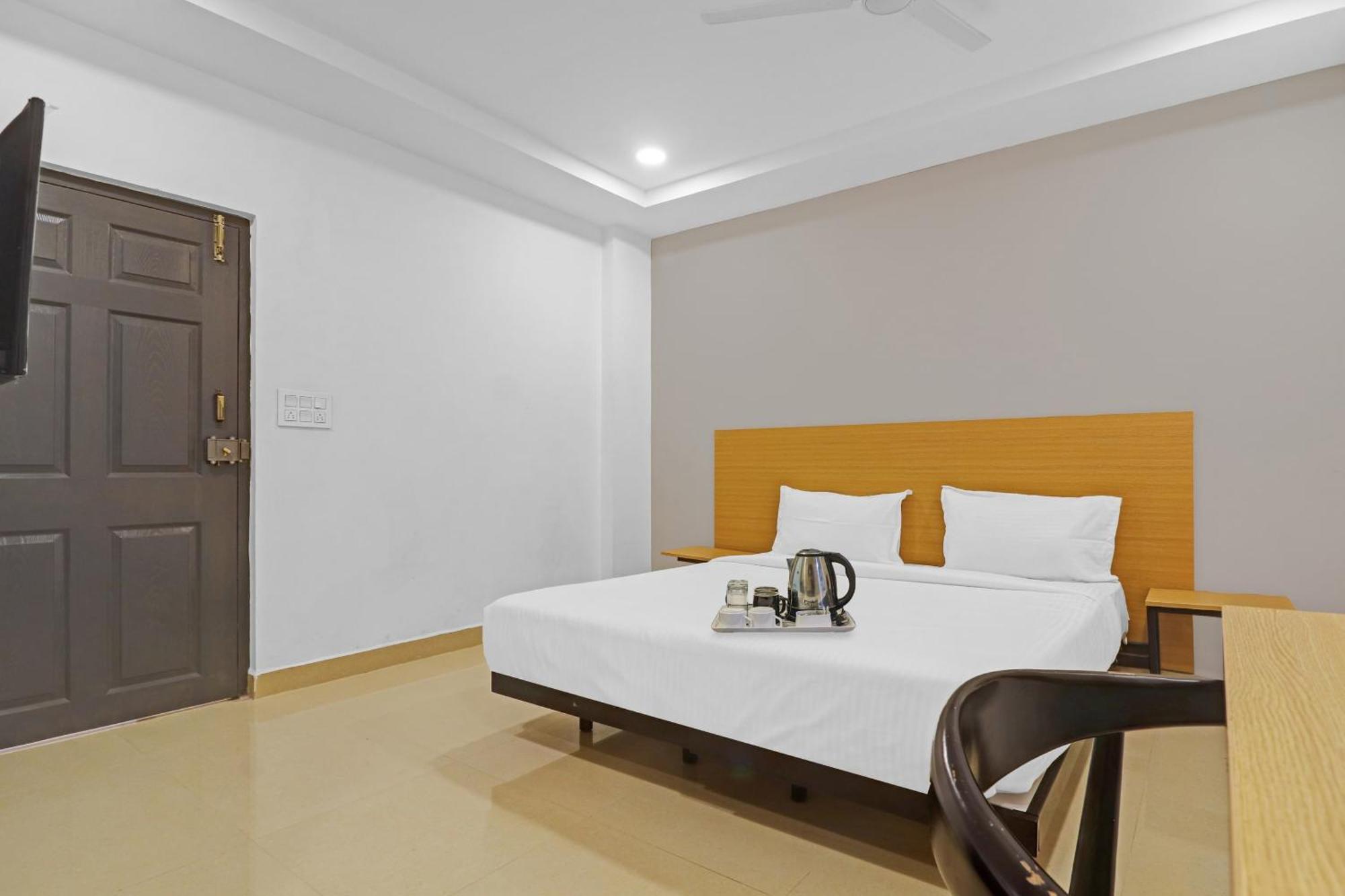 Townhouse Che Sigma Hotel Hyderabad Eksteriør billede