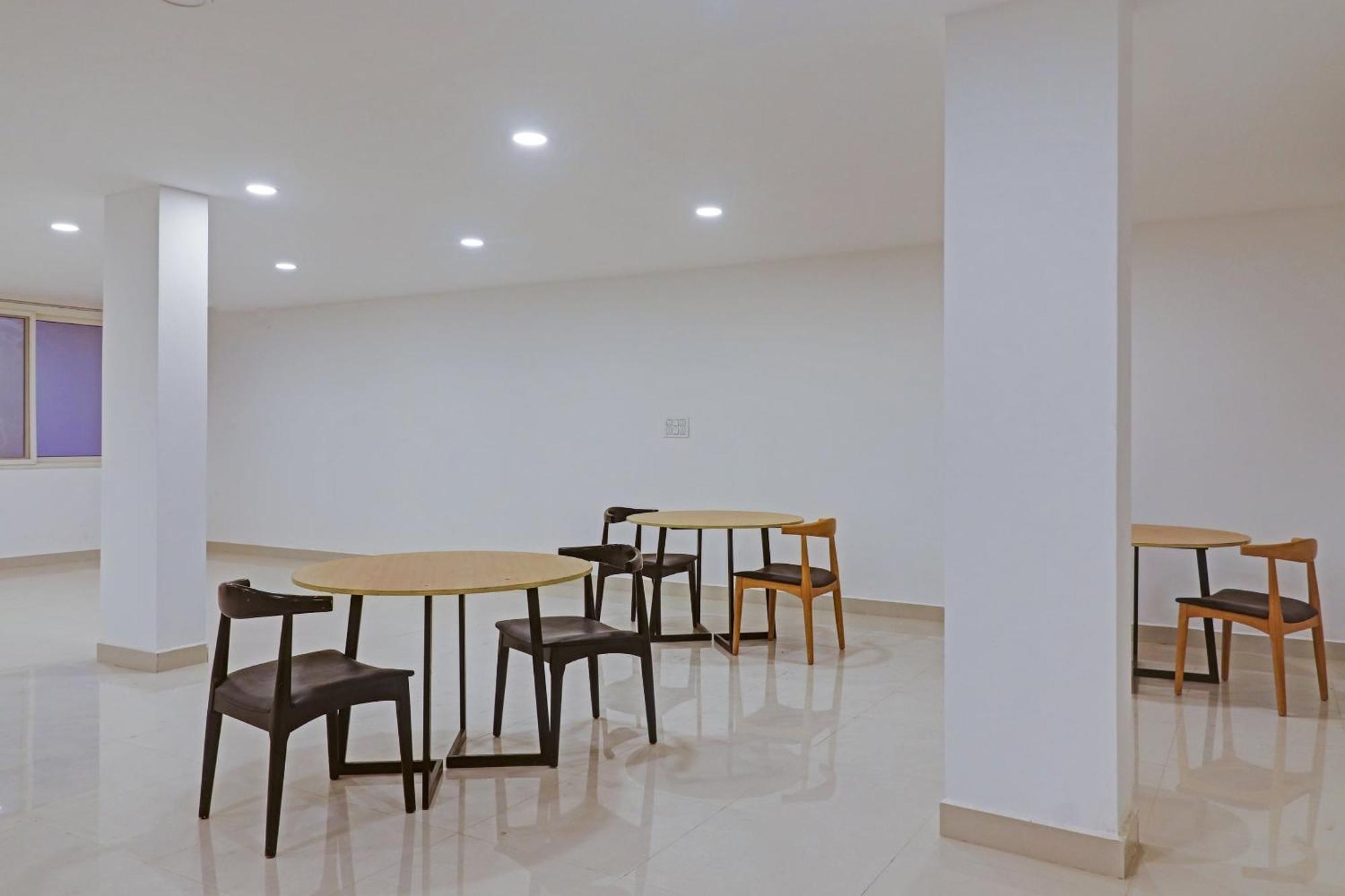 Townhouse Che Sigma Hotel Hyderabad Eksteriør billede