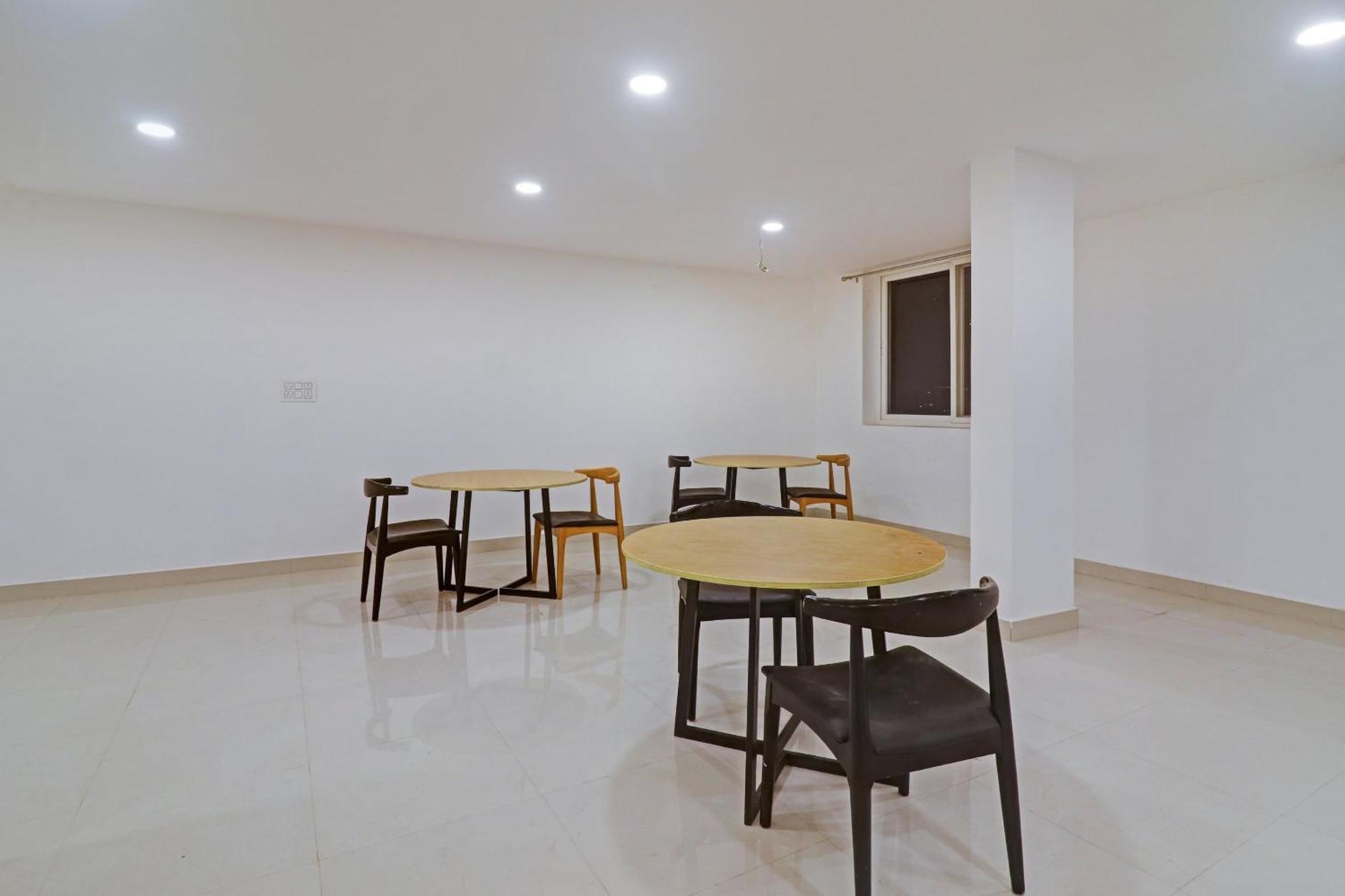 Townhouse Che Sigma Hotel Hyderabad Eksteriør billede
