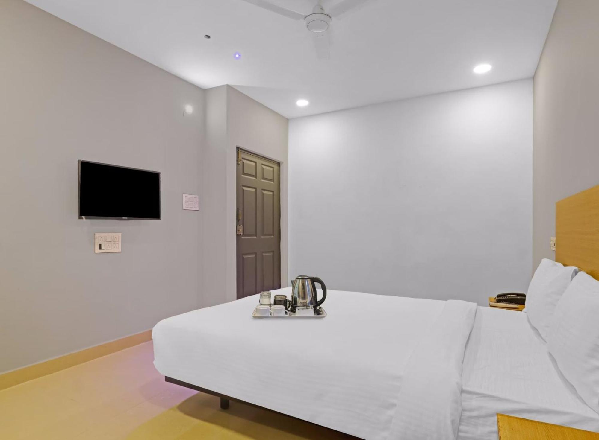 Townhouse Che Sigma Hotel Hyderabad Eksteriør billede