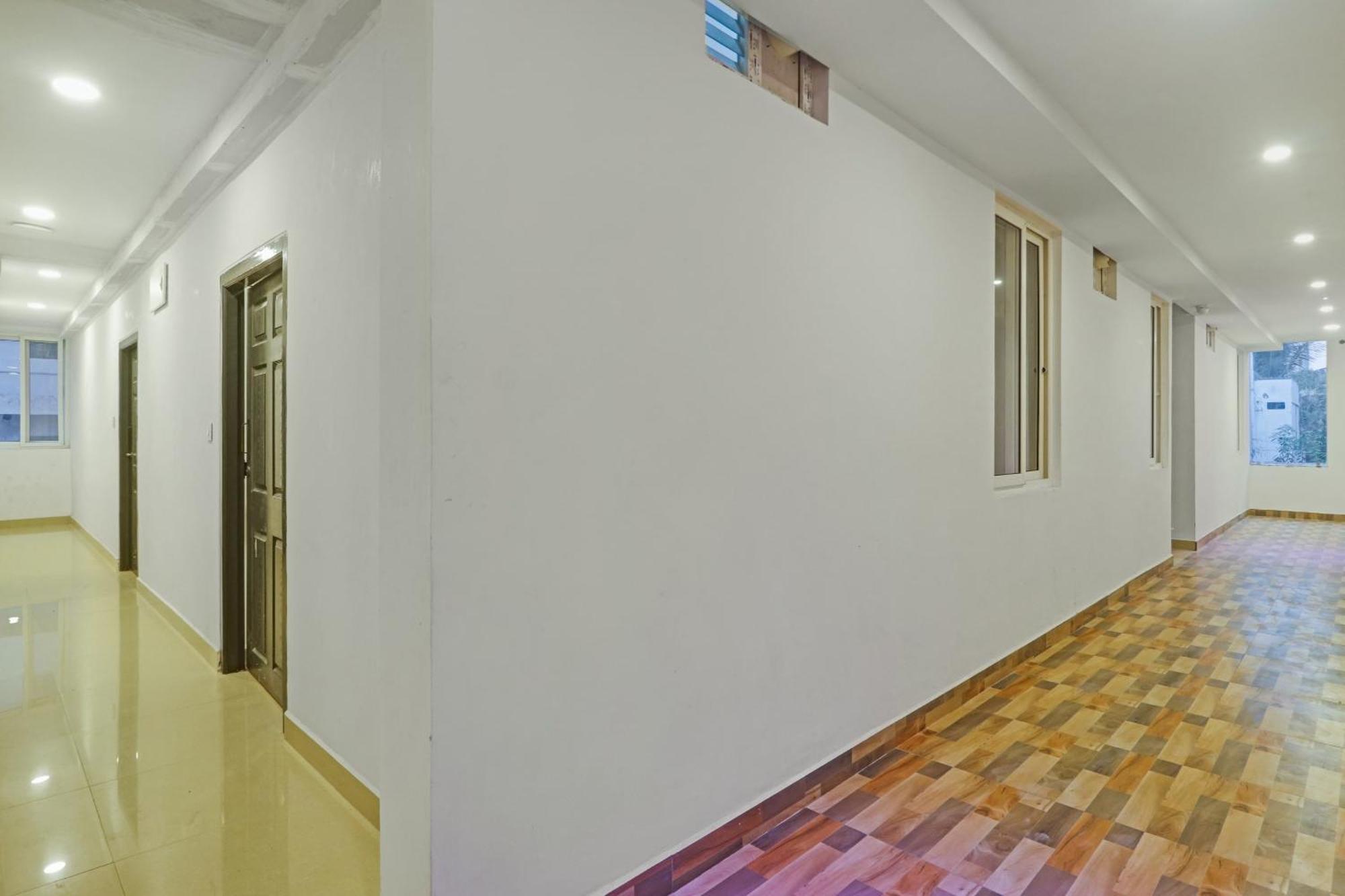 Townhouse Che Sigma Hotel Hyderabad Eksteriør billede